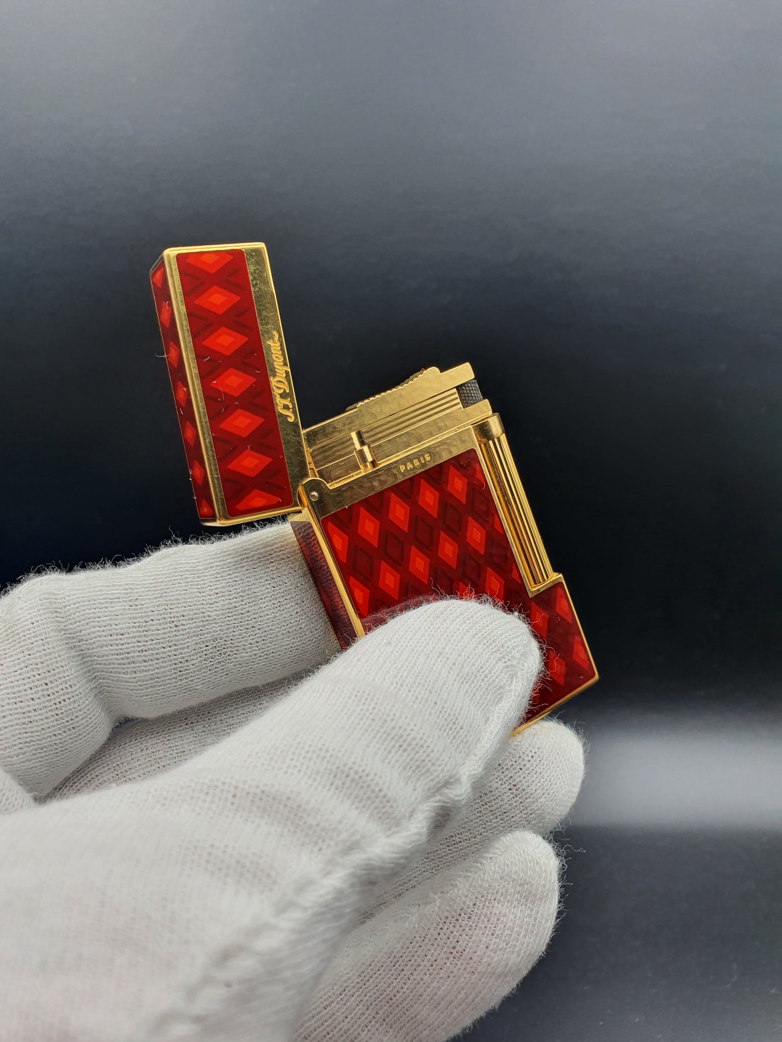 Rare Vertigo 2 Red Chinese Laquer S. T. Dupont Ligne 2 Montparnasse Limited Edition Lighter