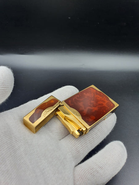 Dual Flame Cigar Gold S. T. Dupont Ligne 2 Maduro Oscuro Chinese Laqcuer Lighter